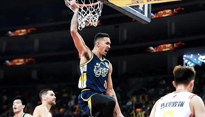 萨姆纳和奎因已经把宏远当家!真心喜欢这里,希望带领广东夺冠|广东宏远|广东男篮|徐杰|深圳男篮|篮板_新浪体育_新浪新闻