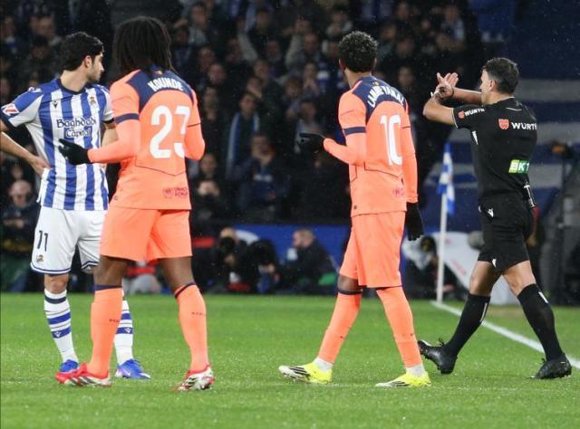 开云线上入口-巴萨输得冤吗？与其怨裁判，不如怨运气